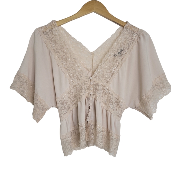 Papermoon Tops - Papermoon Cropped Lace Top Cream Short Sleeve Reg Fit Style BE7329 Womens Sz Med